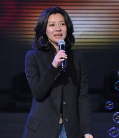 她是徐静蕾同班同学,最不像演员的演员,最终却靠一个个配角爆火