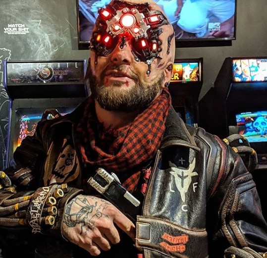 真正的赛博朋克!《2077》罗伊斯超硬核cosplay