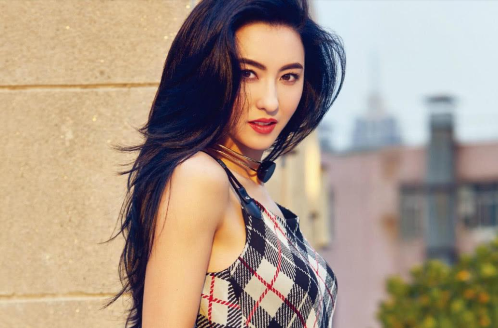 张柏芝|三胎儿子生父成谜，张柏芝懒理传言，却出现神秘人为儿子送礼物