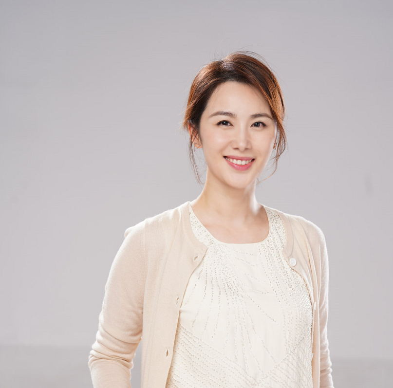 千年女配李呈媛,有微笑女王和广告女王美誉,嫁大15岁鄢颇很幸福_腾讯