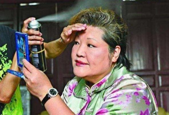 她是星爷黄金配角,因丑出名却被评香港十大女神,晚年却暴瘦离世