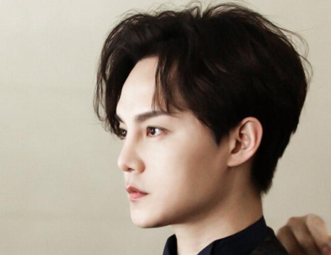 有种"整容"叫尹正寸头,网友调侃早这样秋雅就不会走了