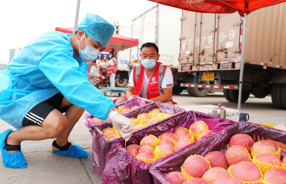 疫情防控|新发地复市探营：如何保障疫情防控？尝试每天休市制度方便消杀