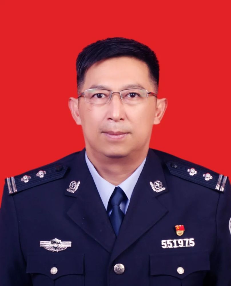 【警徽闪耀】贵港区雄勇,石坚入围"全国公安百佳刑警"广西候选人之列!