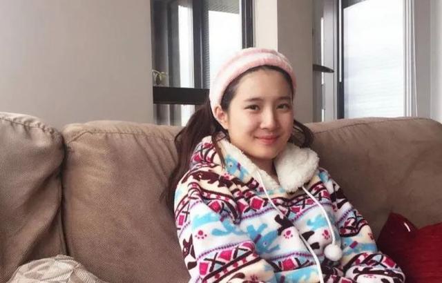 刘芸|郑钧女儿：爸爸被传为刘芸抛弃妈妈，她颜值高于异母弟弟为母争气