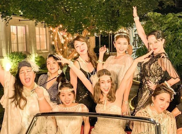 昆凌|昆凌晒双主题生日趴，穿扮精致典雅与周杰伦甜蜜放闪，儿女可爱出镜