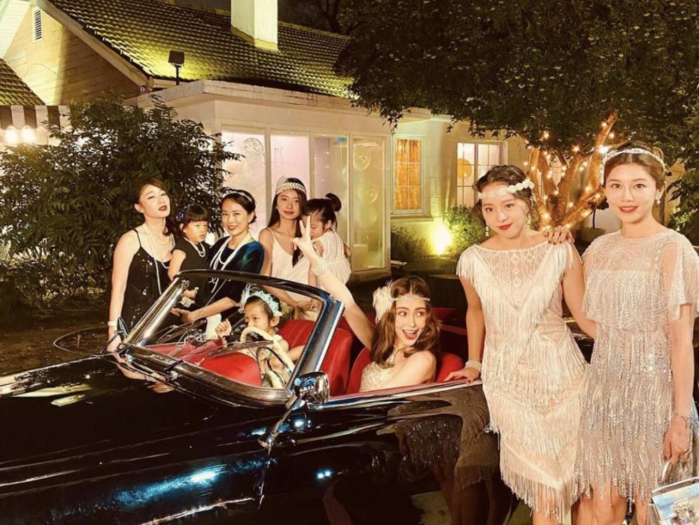 昆凌|昆凌27岁生日，穿抹胸美裙化身小公主，周杰伦霸气搂老婆腰好甜！