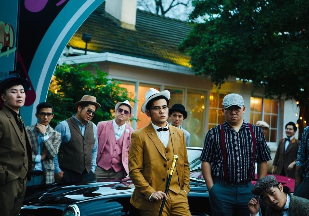 昆凌|昆凌晒双主题生日趴，穿扮精致典雅与周杰伦甜蜜放闪，儿女可爱出镜