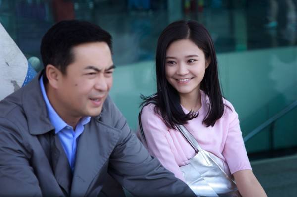 事业大红大紫,而且生活也过得非常幸福,现在女儿岳以恩也是长大成人