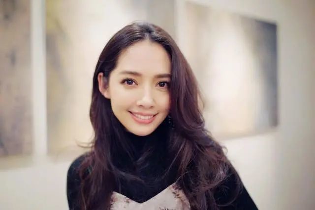 刘心悠|退圈也要谈恋爱？刘心悠和小孩的八年恋情可真虐！