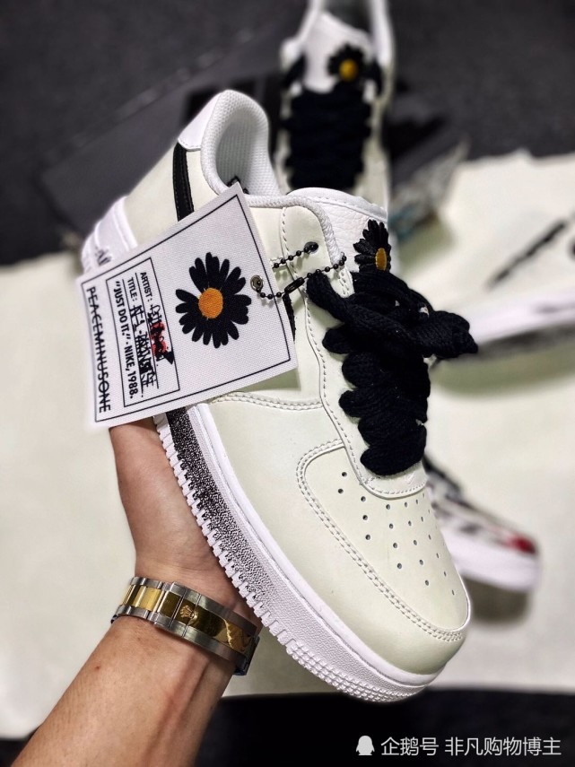 2020年版权志龙白奶油空军一号低帮实拍鉴赏