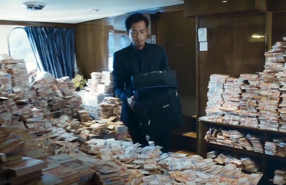 周润发|捧上神坛的演技 吹嘘过头的节俭 捐款活动中从未有过名字的一代影帝