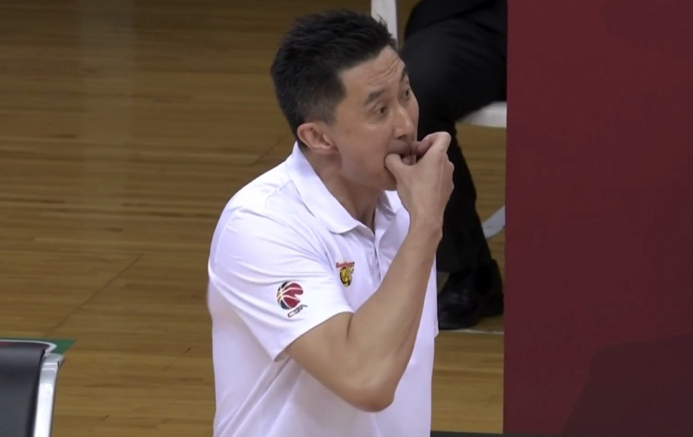 郭艾伦接受央视采访广东队弱点暴露了女球迷哭成泪人