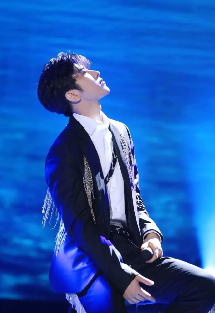 蔡徐坤|在蔡徐坤身上，我们看到了一个青春偶像的蜕变