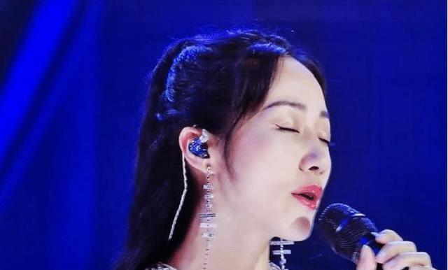 王一博|肖战有多落魄？作品被撤档，综艺临时被取消，今要蹭王一博热度？