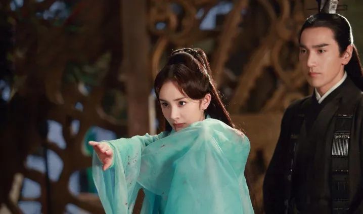 杨幂|第五次被拍，连最有吃瓜精神的网友都麻木了…