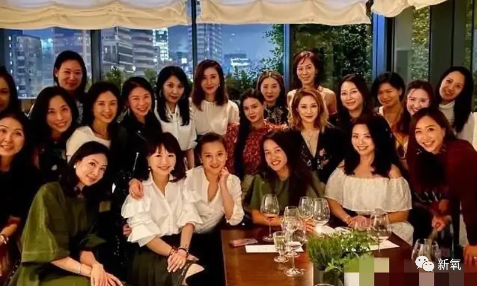 李嘉欣|让千亿媳妇徐子淇抢不到C位，李嘉欣都甘愿做配的贵妇到底是谁？