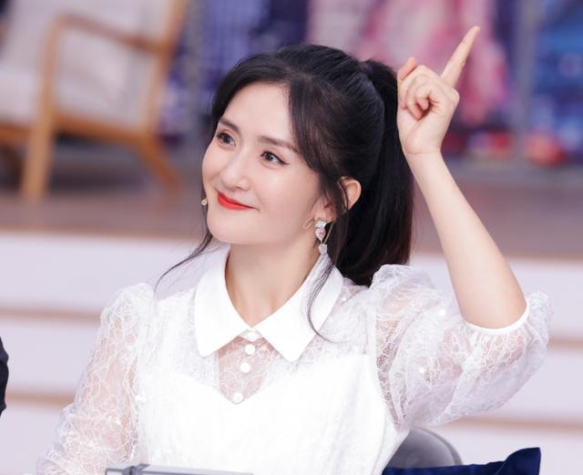 谢娜|谢娜直播带货首秀：卖四个城市套房全部被秒杀，黄晓明现身捧场