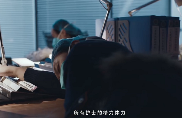 素颜|电视剧《在一起》才是真正的未播先火！群星云集、0片酬素颜出镜