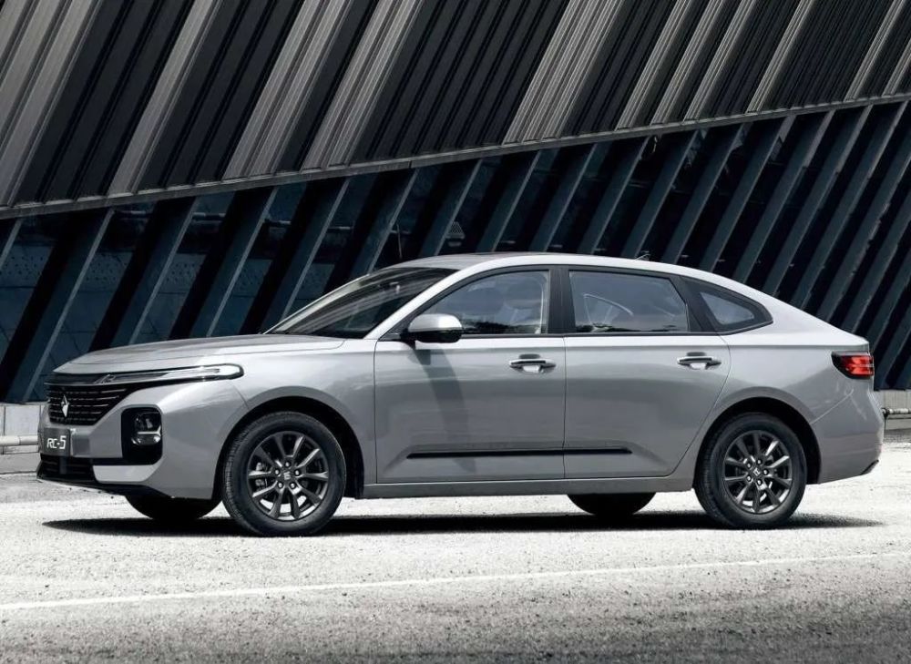 只有99马力的新宝骏rc-5w,年轻人的第一辆"瓦罐"?_腾讯新闻