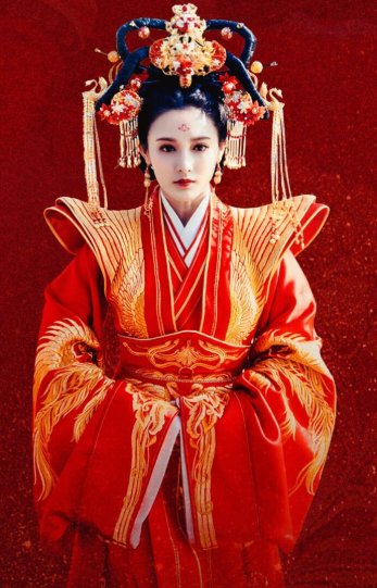 彭小苒|当真为古装而生？彭小苒古风侠女照片风韵万千，比曲小枫还要美！