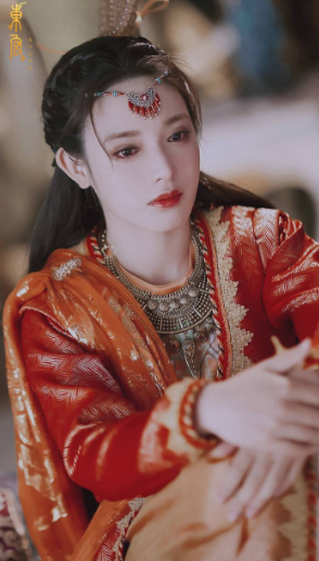 彭小苒|当真为古装而生？彭小苒古风侠女照片风韵万千，比曲小枫还要美！