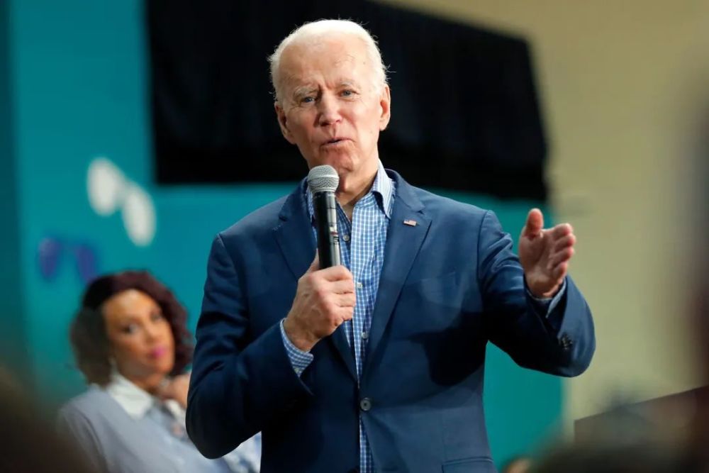 卡玛拉·哈里斯|历史性决定！拜登揭晓竞选搭档，首位亚非裔女副手能否助他赢得美国总统宝座