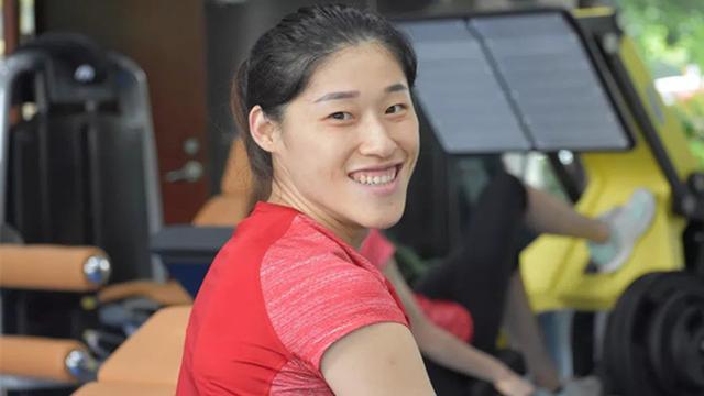 中国女排刘晓彤实力强势,却没有成为主力主攻,十分可惜