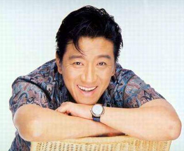 出道39年零绯闻零炒作与初恋结婚至今62岁的丁勇岱现状如何