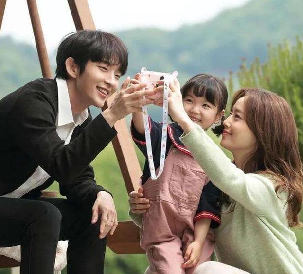 李准基新剧开播收视俱佳,曾与朴敏英玩暧昧,正牌女友仅交往4月就分手