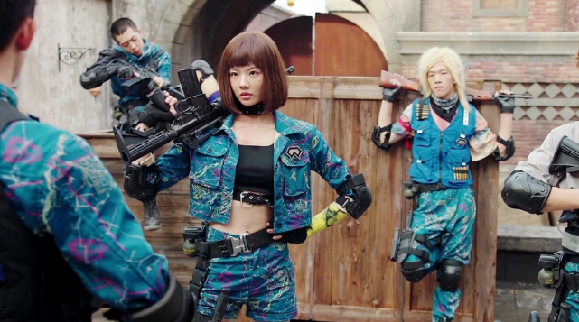 一线丨《穿越火线》潘美烨:苏佳意的造型只是伪装,拍戏曾撞肿眼睛|路