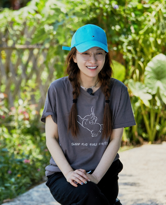 吴昕|一样都是158CM，吴昕穿礼裙同框鞠婧祎，网友：看似母女差别