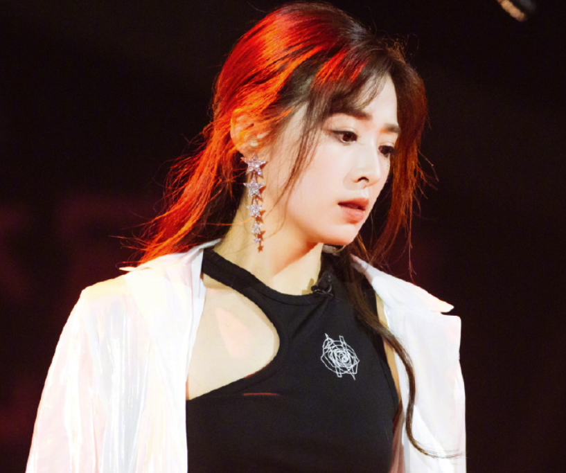 李佳琦|李佳琦张含韵直播，没有开磨皮特效，张含韵生图哪像是“姐姐”？