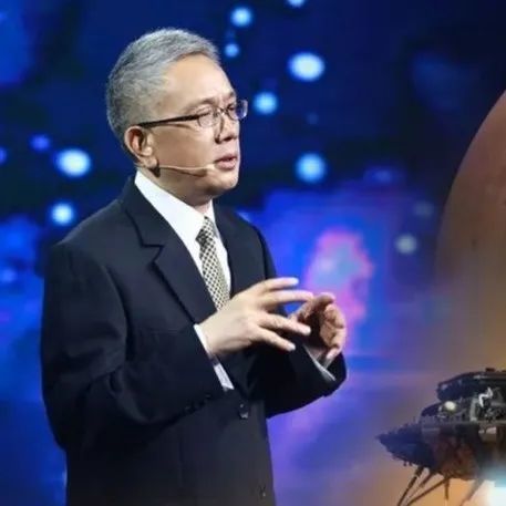 火星探测项目总设计师张荣桥寄给祁门一中一份特殊纪念品