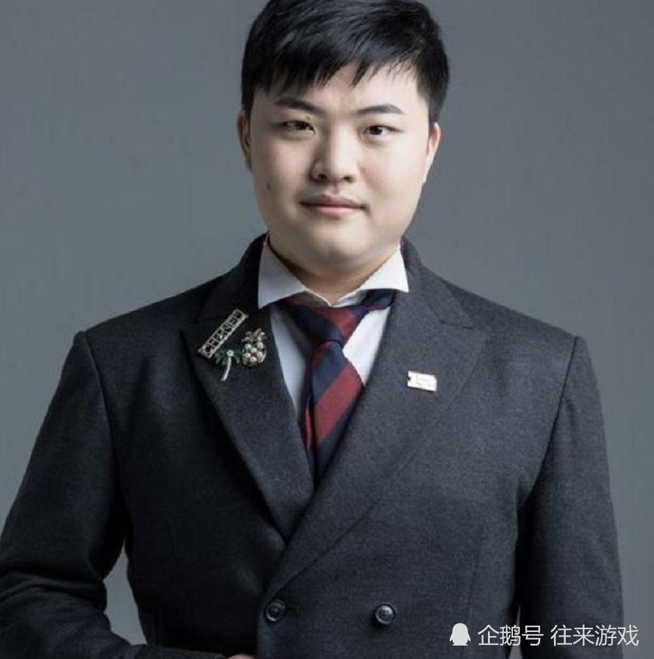uzi在赢下比赛后心情也是非常好,表示张嘉文男枪玩的不错,对于这件