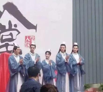 鞠婧祎|鞠婧祎《漂亮书生》身高又遭质疑！名场面扒出，早被队友揭穿作假