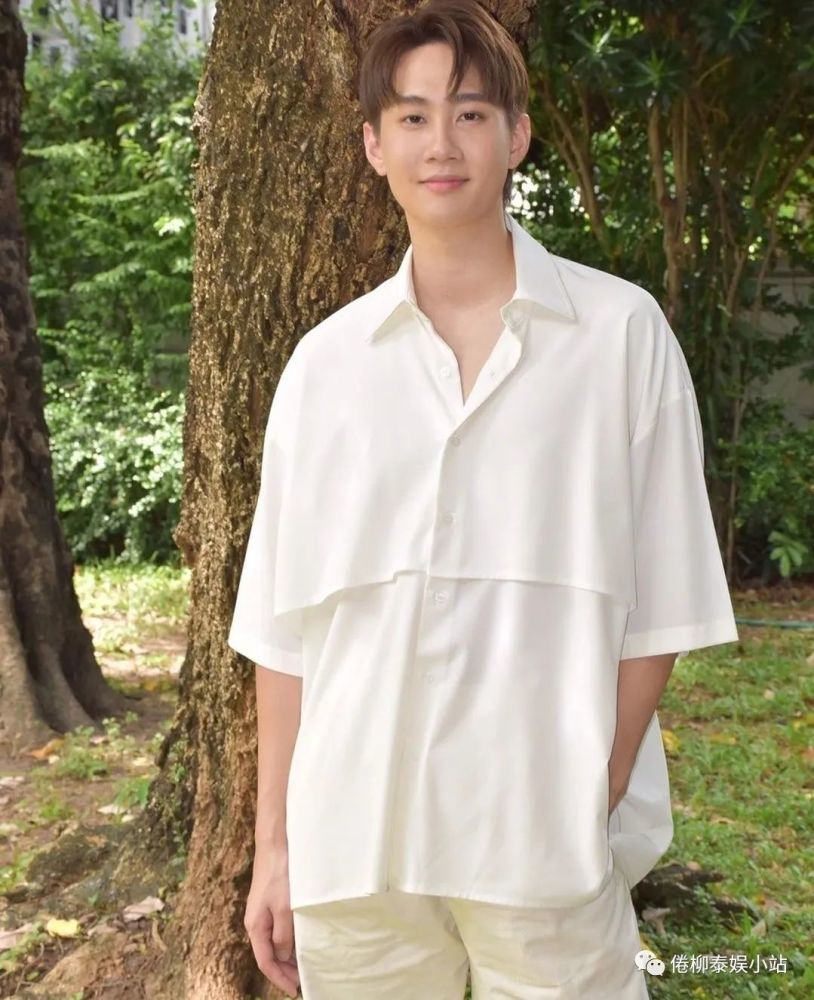 泰星captain大方承认:与年上13岁女友交往顺利,年龄不是问题