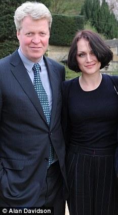 戴安娜王妃|英国贵族家庭太狗血！戴妃亲弟孕期出轨、离婚互撕，90后侄女嫁60岁大亨