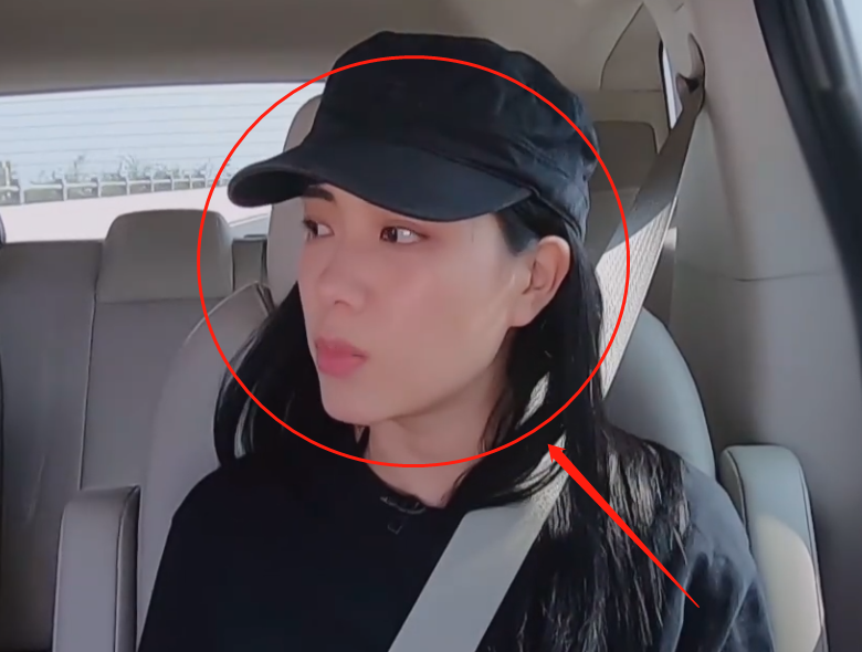 《浪姐》朱婧汐节目不再化浓妆,截图放大三倍,颜值高低很显然