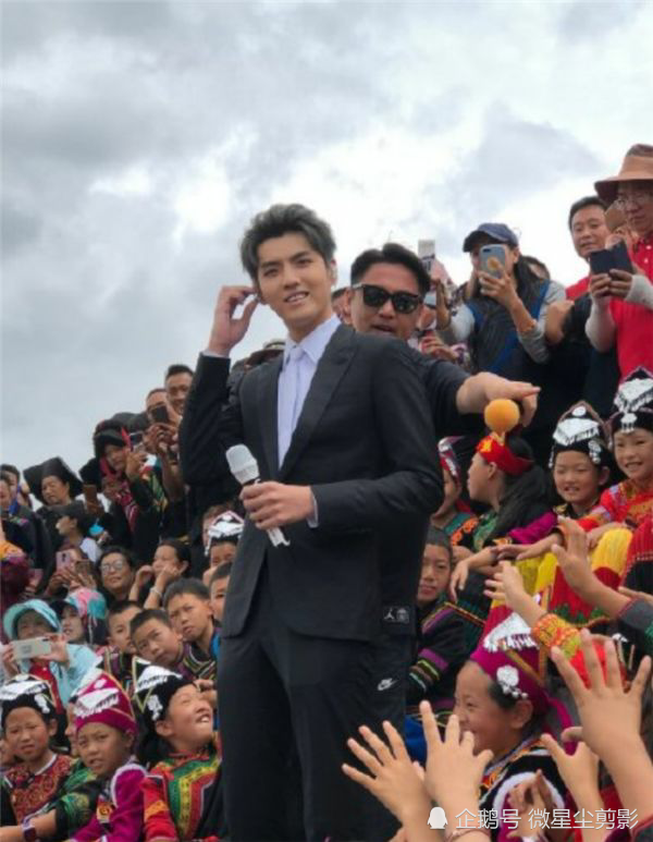 吴亦凡|又是明星排场！吴亦凡保镖一把推开抗洪战士！