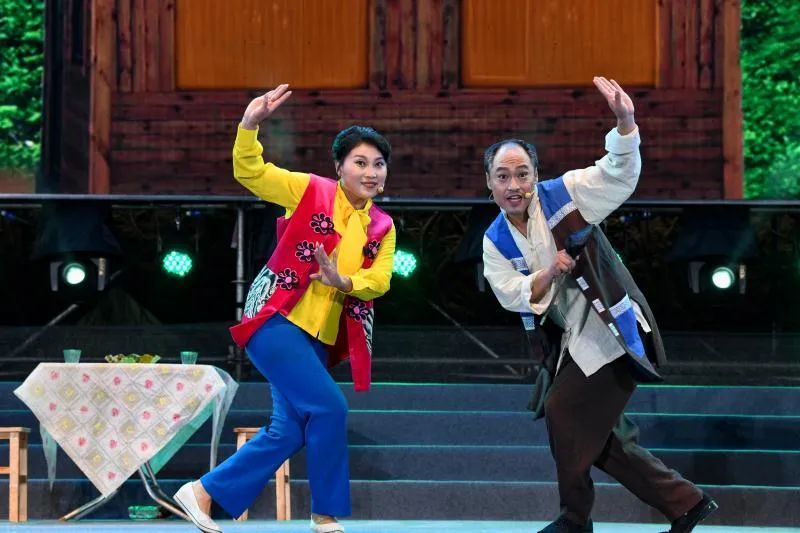 二人转专场演出展示非遗风情