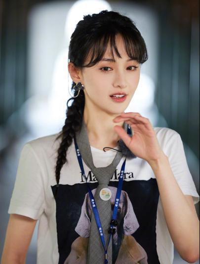 郑爽|郑爽新家装修被坑！自曝遭公司强制性收费，两年都未修完无奈维权