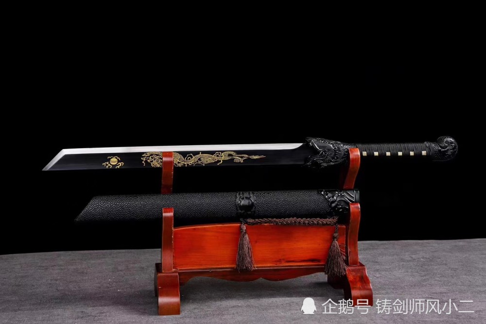 单手战刀青龙御史