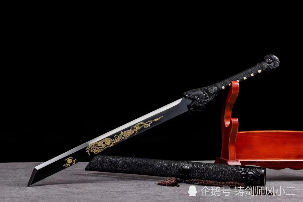 单手战刀青龙御史