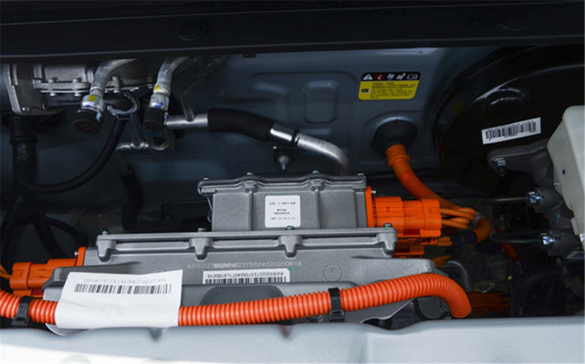 人民的代步车五菱宏光纯电动车宏光mini02ev上线