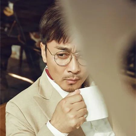 "唯一躺红的演员"突然爆红,但他本人也和《人民的名义》中的陈海一样