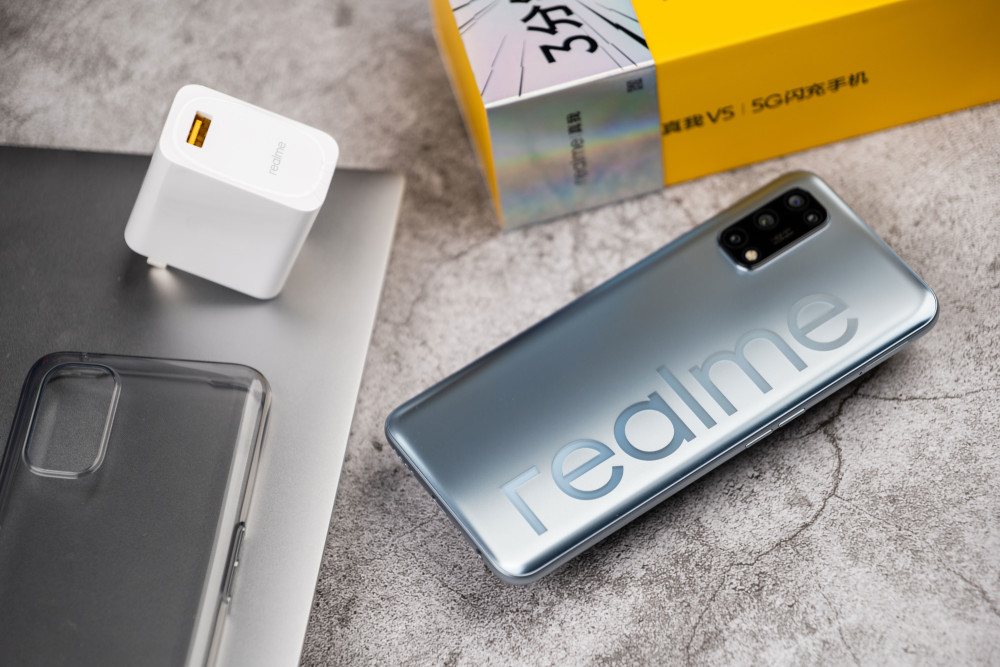 realmev5评测始于颜值倾于高刷忠于续航