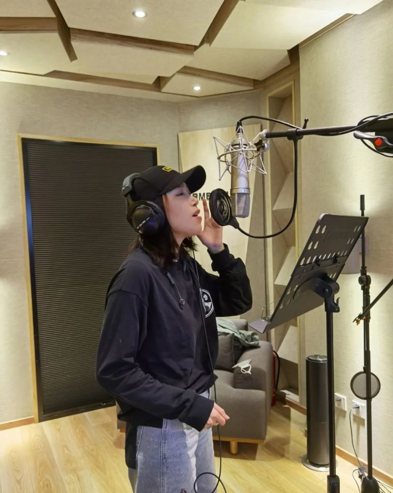 三十而已|因车祸失声、巅峰时被封杀，承包《三十而已》后，她终于又火了