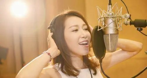 三十而已|因车祸失声、巅峰时被封杀，承包《三十而已》后，她终于又火了