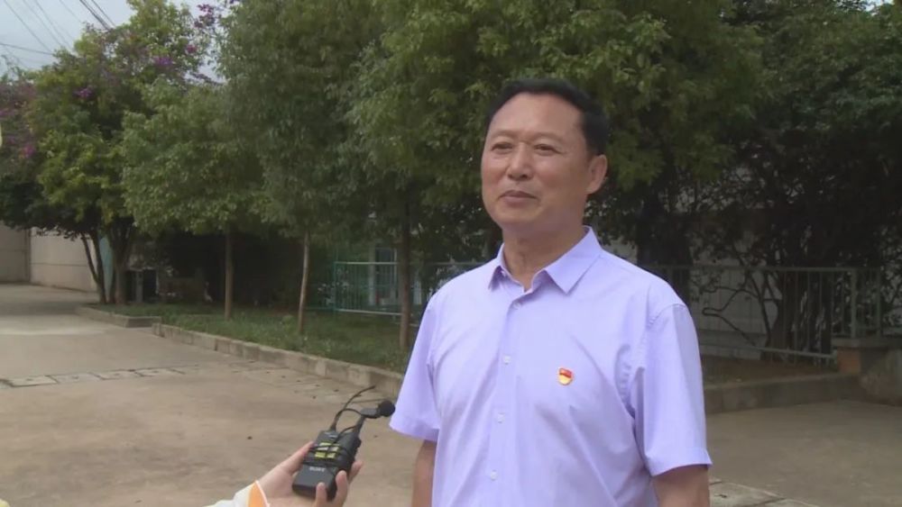 楚雄一中福泉中学执行校长  潘永泉